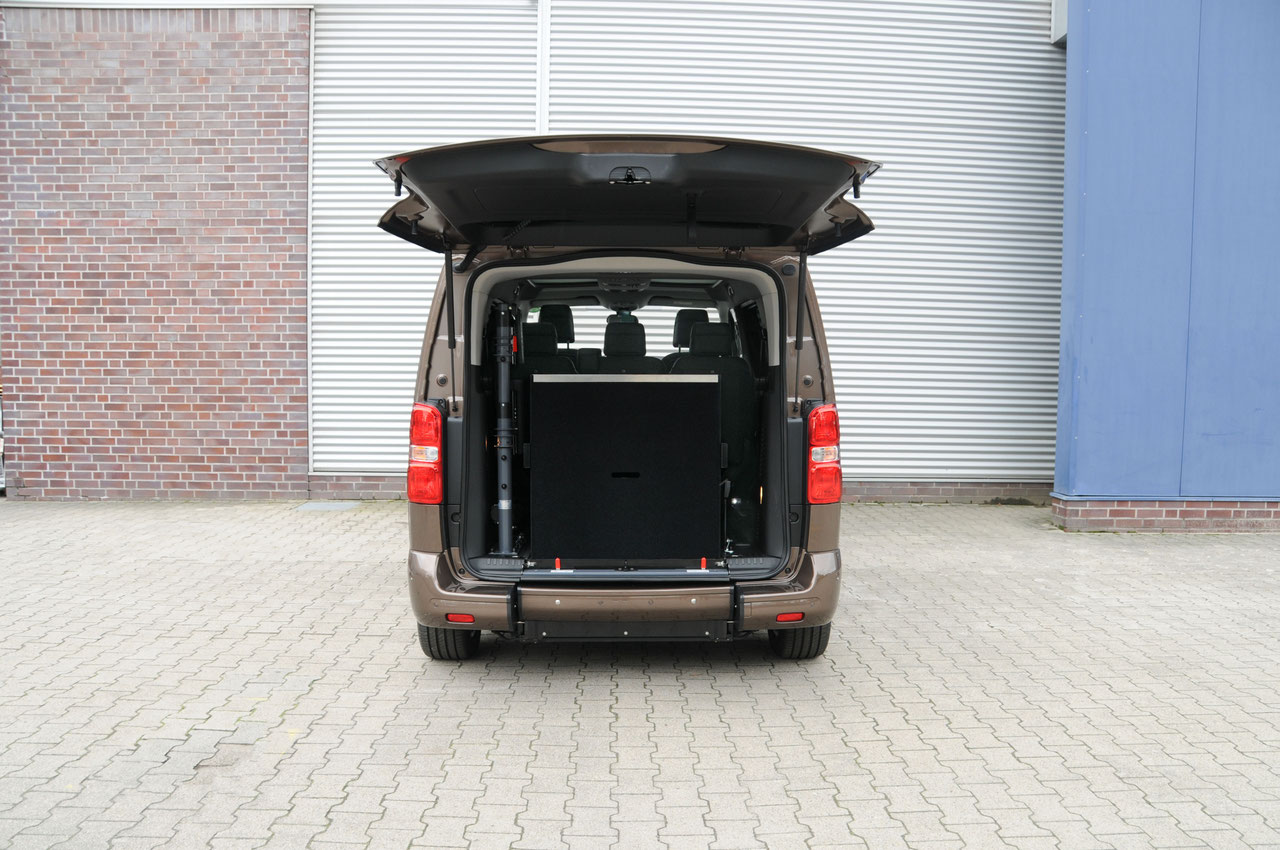 Fiat E-Scudo/ E-Ulysse mit Heckausschnitt – Bild 4