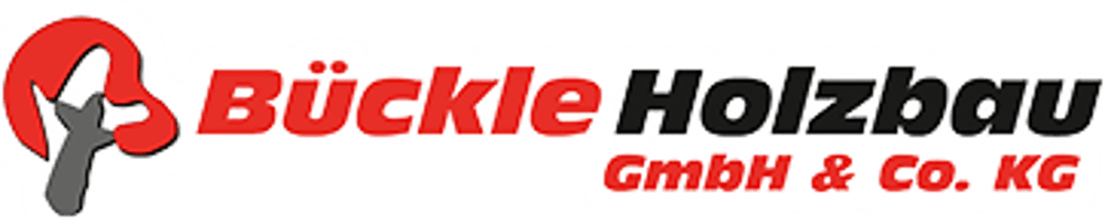 Logo von Bückle Holzbau GmbH & Co. KG mit roter Säge und schwarzem Schriftzug auf grünem Hintergrund.