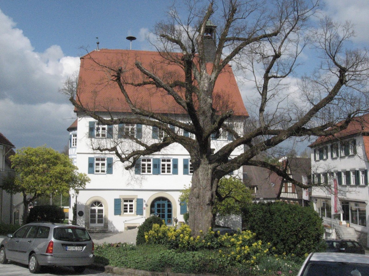 Rathausplatz von Obersontheim mit dem früheren limpurgischen Kanzleigebäude