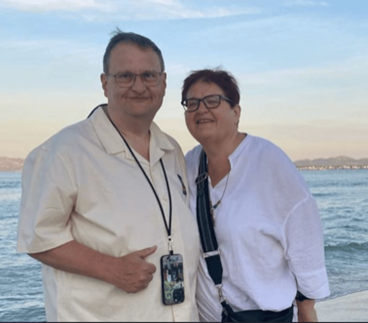 Stuttgart: Stefan (57) und Helga (59) nehmen von 160 auf 100 Kilo ab – „Sein Körper war so entstellt wie meiner“.