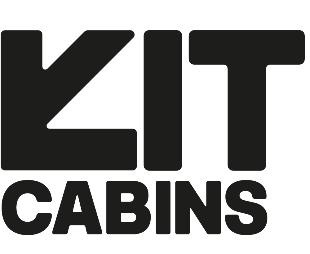 Schwarzes KITCABINS Logo auf weißem Hintergrund.