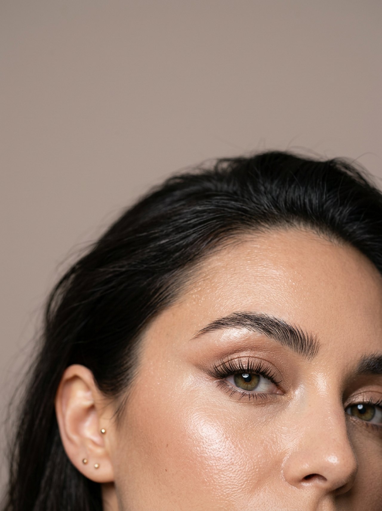 Kosmetikstudio: Wimpern und Brauen Nahaufnahme