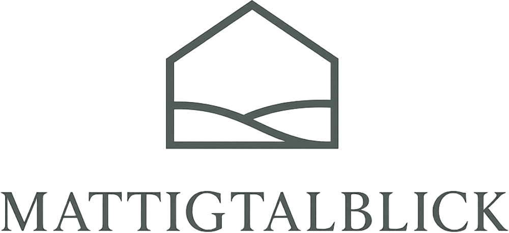 Logo mit Hausumriss und stilisierten Hügeln, darunter der Text „MATTIGTALBLICK“.