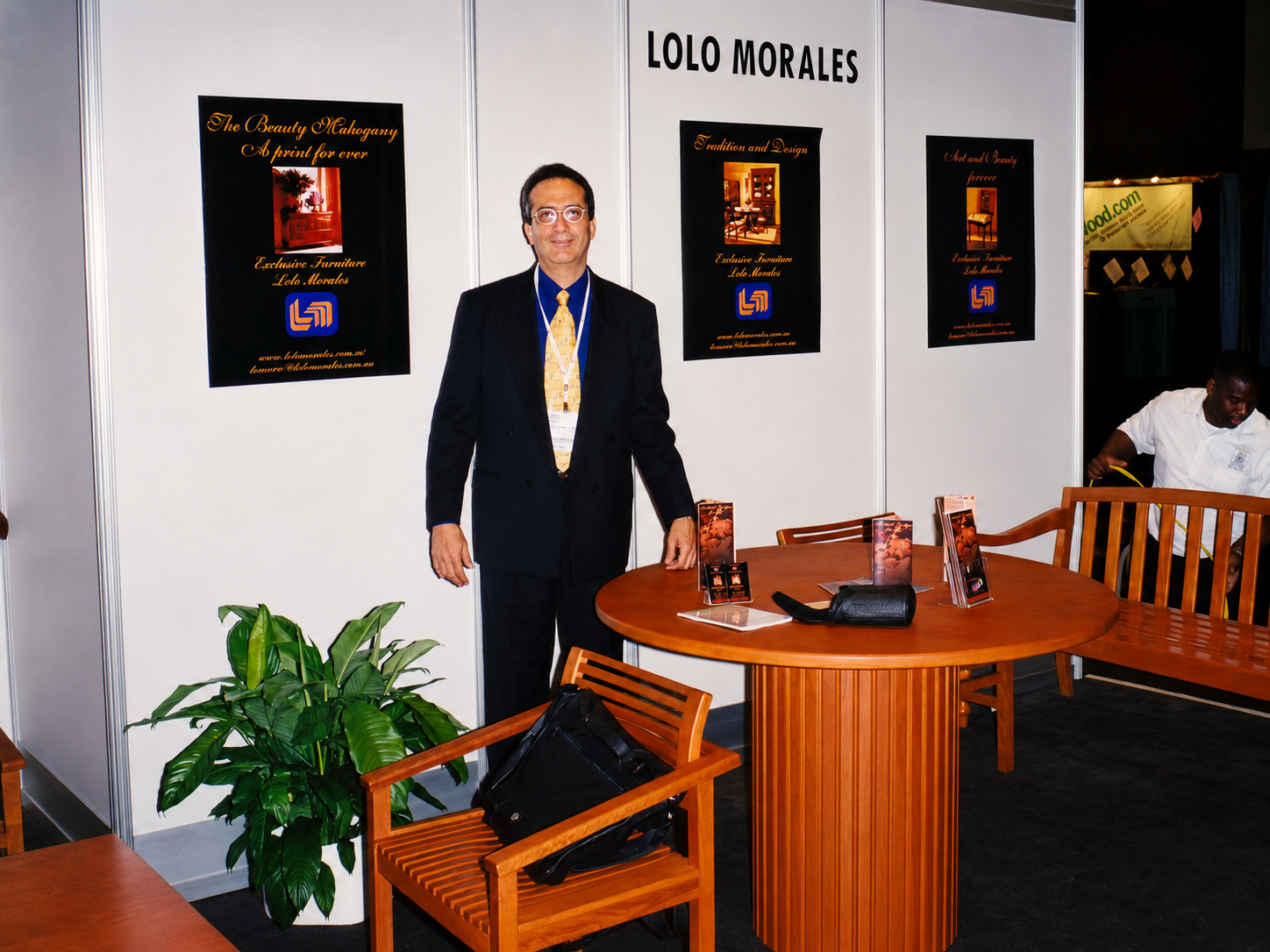 Lolo Morales empresario exportador en feria internacional