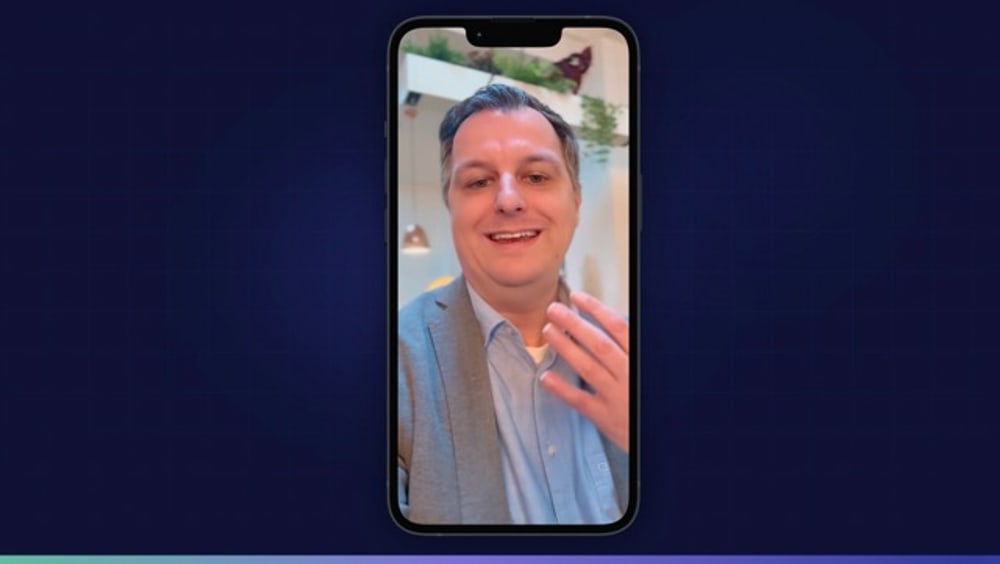 Fabian Heidenstecker von Opitz Consulting im Videointerview über sein Rhetoriktraining vor der Kamera