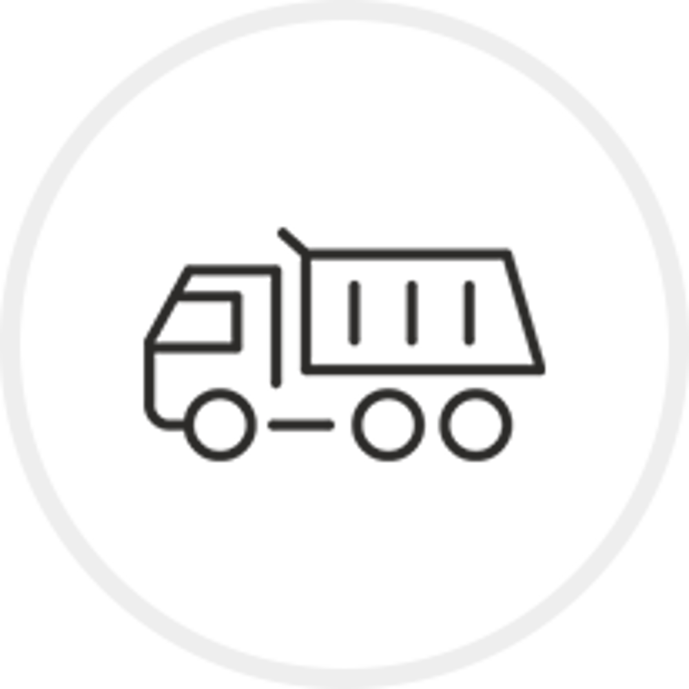 Ein schwarzer Muldenkipper in einem weißen Kreis auf grünem Hintergrund.