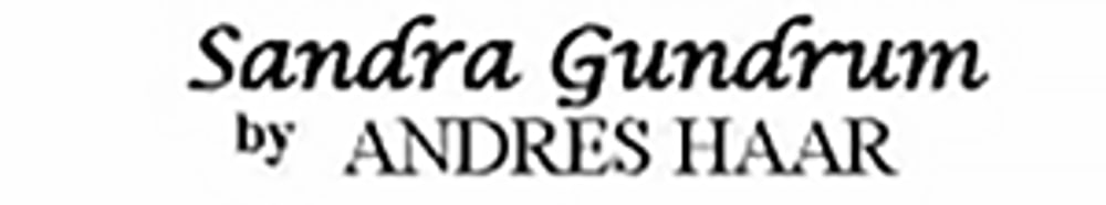 „Sandra Gundrum by ANDRES HAAR“ in schwarzer Schrift auf weißem Hintergrund.