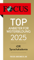 Focus-Logo, Auszeichnung "TOP ANBIETER FÜR WEITERBILDUNG 2025" für iOR Sprachakademie auf Gold-Hintergrund.