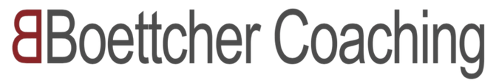 Logo mit dem Text "B BOETTCHER" in Rot und Dunkelgrau, darunter "COACHING" in Dunkelgrau.
