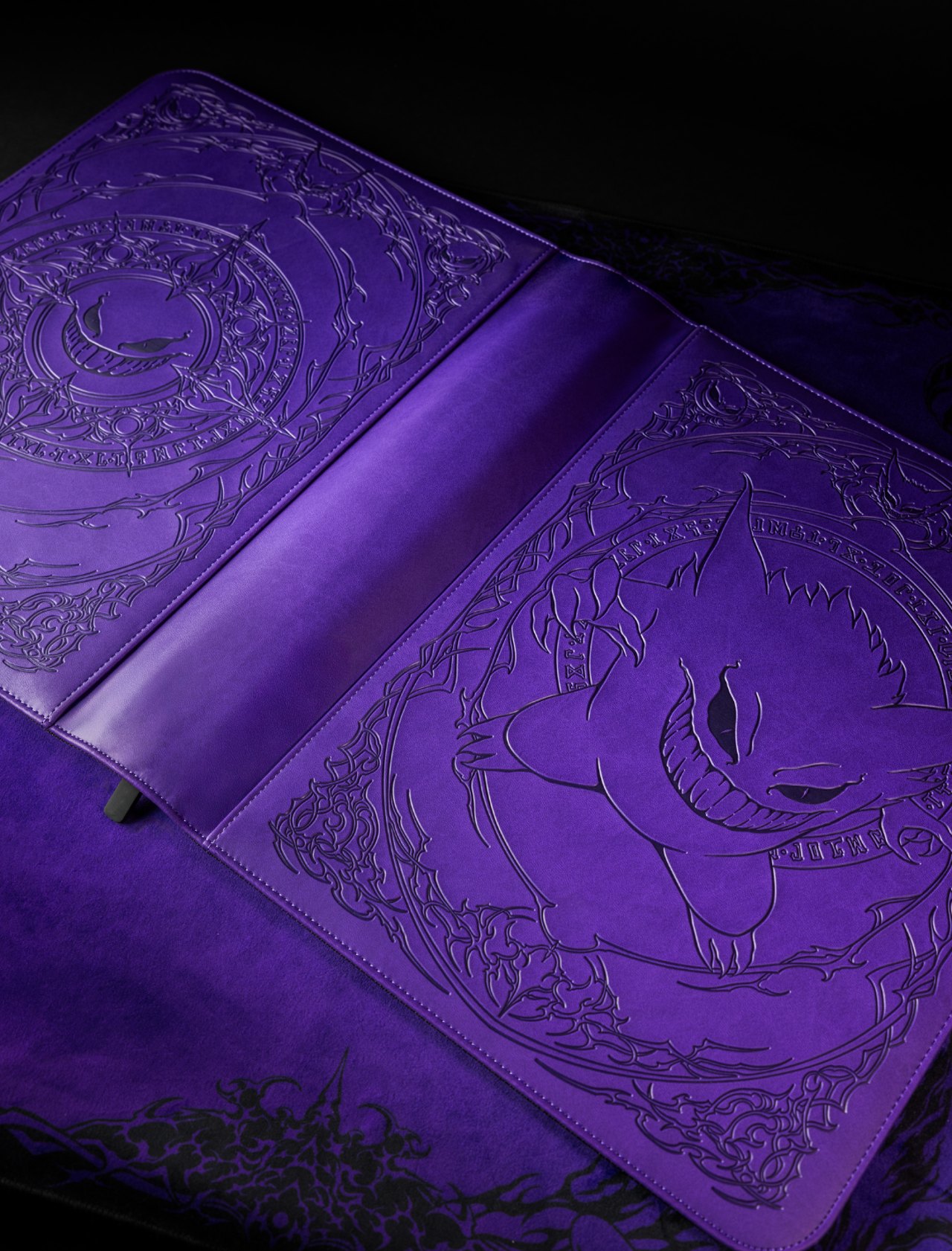 Purple Evil - Toploader Trading Card Binder