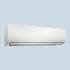 Weißes Daikin Klimaanlagen-Innengerät an einer Wand, mit Lüftungsschlitzen an der Unterseite.