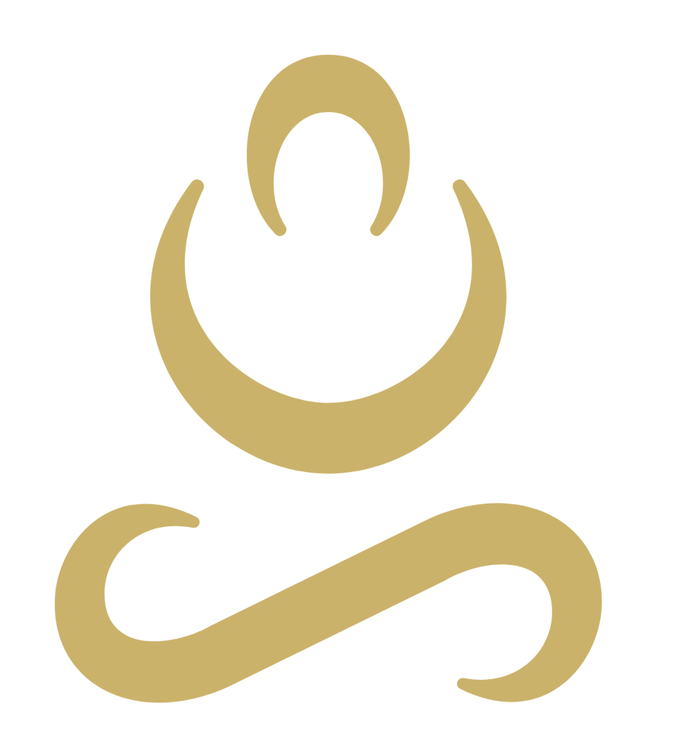 Goldenes Logo einer sitzenden Person mit gekreuzten Beinen und hochgezogenen Armen auf dunkelgrünem Hintergrund.