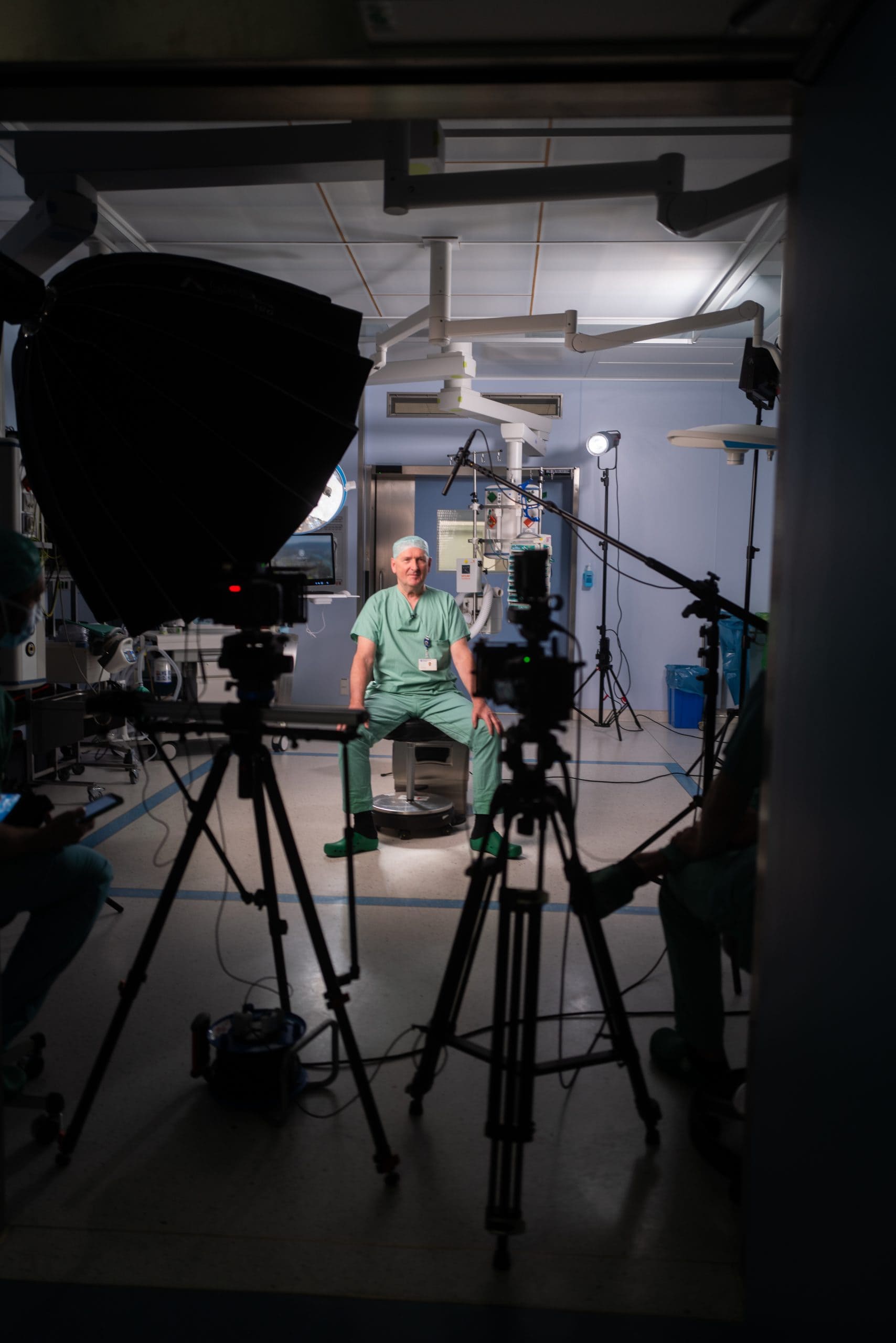 Press_Prof_Dr_Dr_Buechler_30_by_Frame_Base_Media_Group-scaled.jpg