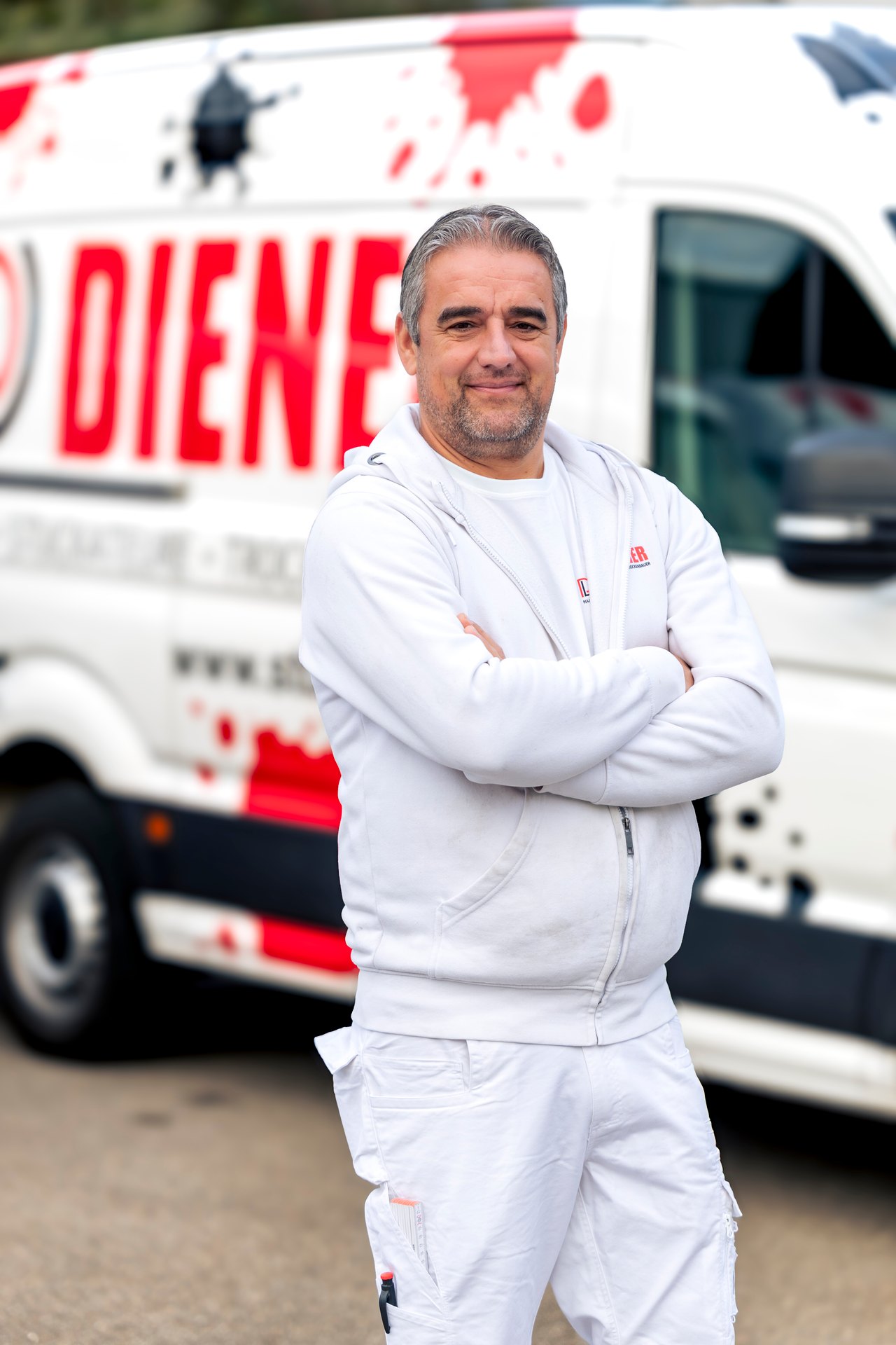 Cosmin-Valeriou Jianu, Stuckateur bei Diener Maler Stuckateure