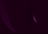 Dunkelvioletter Hintergrund mit einem gebogenen, hellvioletten Streifen auf der linken Seite und einem kleinen, schrägen violetten Fleck auf der rechten Seite.