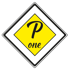 Gelbes Vorfahrtsschild mit schwarzem "P one" Text auf grünem Hintergrund.