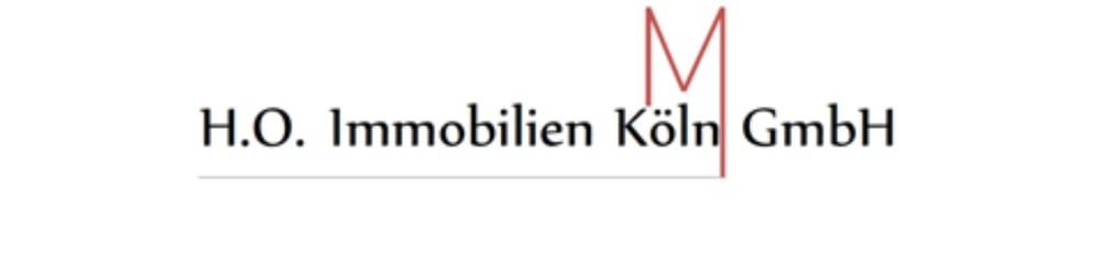 Schwarzer Text "H.O. Immobilien Köln GmbH" mit roter Linie darunter und rotem M-Symbol.