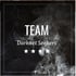 Team Darknet Seekers mit drei Sternen auf schwarzem Hintergrund mit Rauch.
