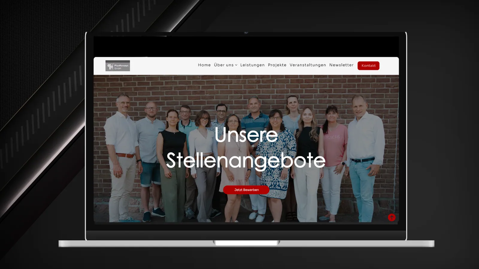 Laptop mit der Karriereseite von PlanKonzept