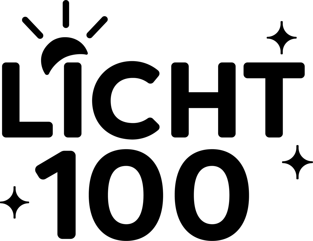 Schwarzer Text „LICHT 100“ mit einem stilisierten Lichtstrahl über dem „I“ und Sternen.