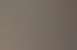 Eine Gruppe von Menschen steht in einer Reihe auf einem gepflasterten Platz vor historischen Gebäuden und lächelt in die Kamera.