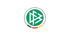 DFB Logo als runde Form mit grünem Hintergrund und den Farben der deutschen Flagge als Streifen am unteren Rand.