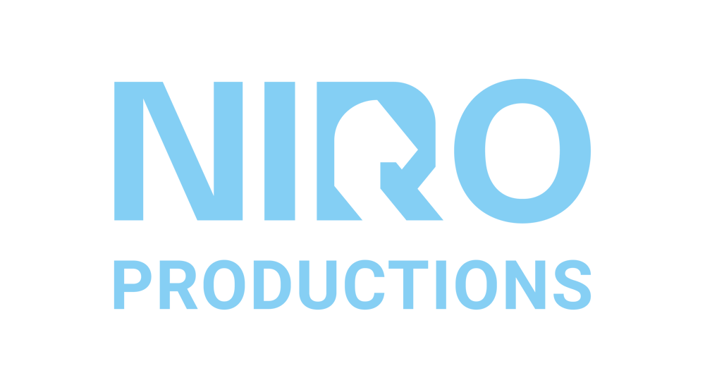 Blaues NIRO PRODUCTIONS Logo auf dunkelgrünem Hintergrund.