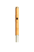 Braune Holzflöte mit ovalem Mundstück und silbernen Metallenden.