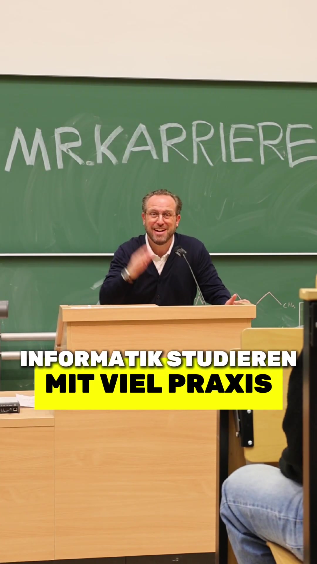 Standbild aus dem Video über die angewandte Informatik