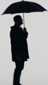 Silhouette vor weißem Hintergrund  Solo Videograf buchen für Social Media Videos von WAVE.FILM