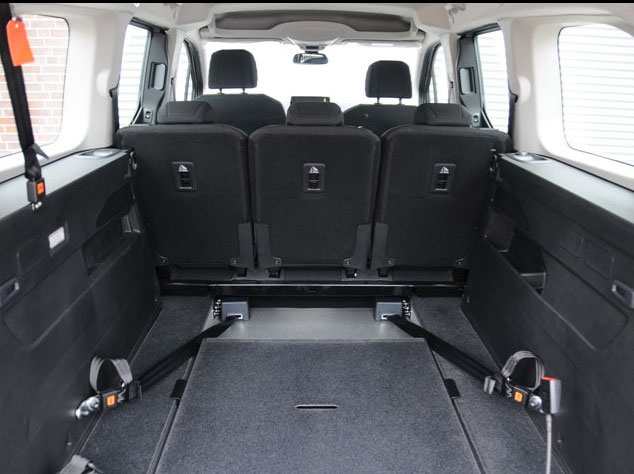 Citroën Berlingo mit Heckausschnitt – Bild 9