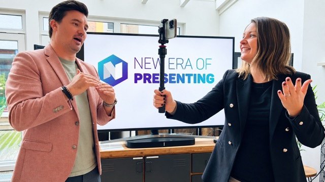 Trainings und Workshops von New Era of Presenting — Teilnehmende üben an einem echten Anlass