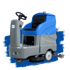 Blau-graue Aufsitz-Scheuersaugmaschine mit Lenkrad und orangefarbener Warnleuchte.
