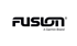 Schwarzes Fusion-Logo mit dem Text „A Garmin Brand“ auf dunkelgrünem Hintergrund.
