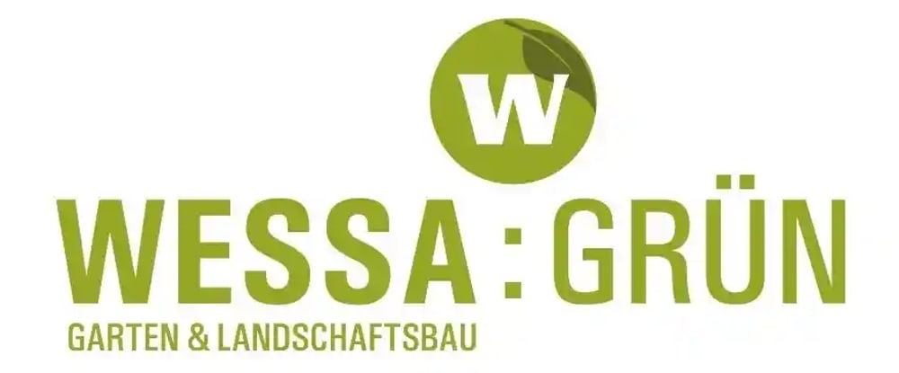 Logo von WESSA:GRÜN mit einem grünen Kreis, der ein weißes "W" und ein Blatt enthält, darüber der Text "GARTEN & LANDSCHAFTSBAU".
