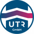 Blaues kreisförmiges Logo der UTR GmbH mit weißem Text und einem violett-rosa Farbverlauf in einer gewinkelten Grafik.