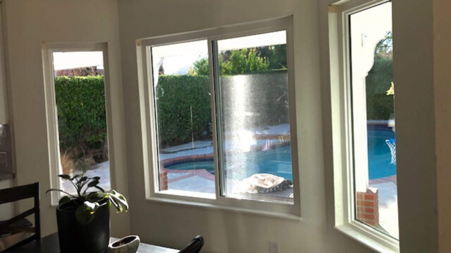 Approved Contractors replaces home windows with dual pan vinyl windows