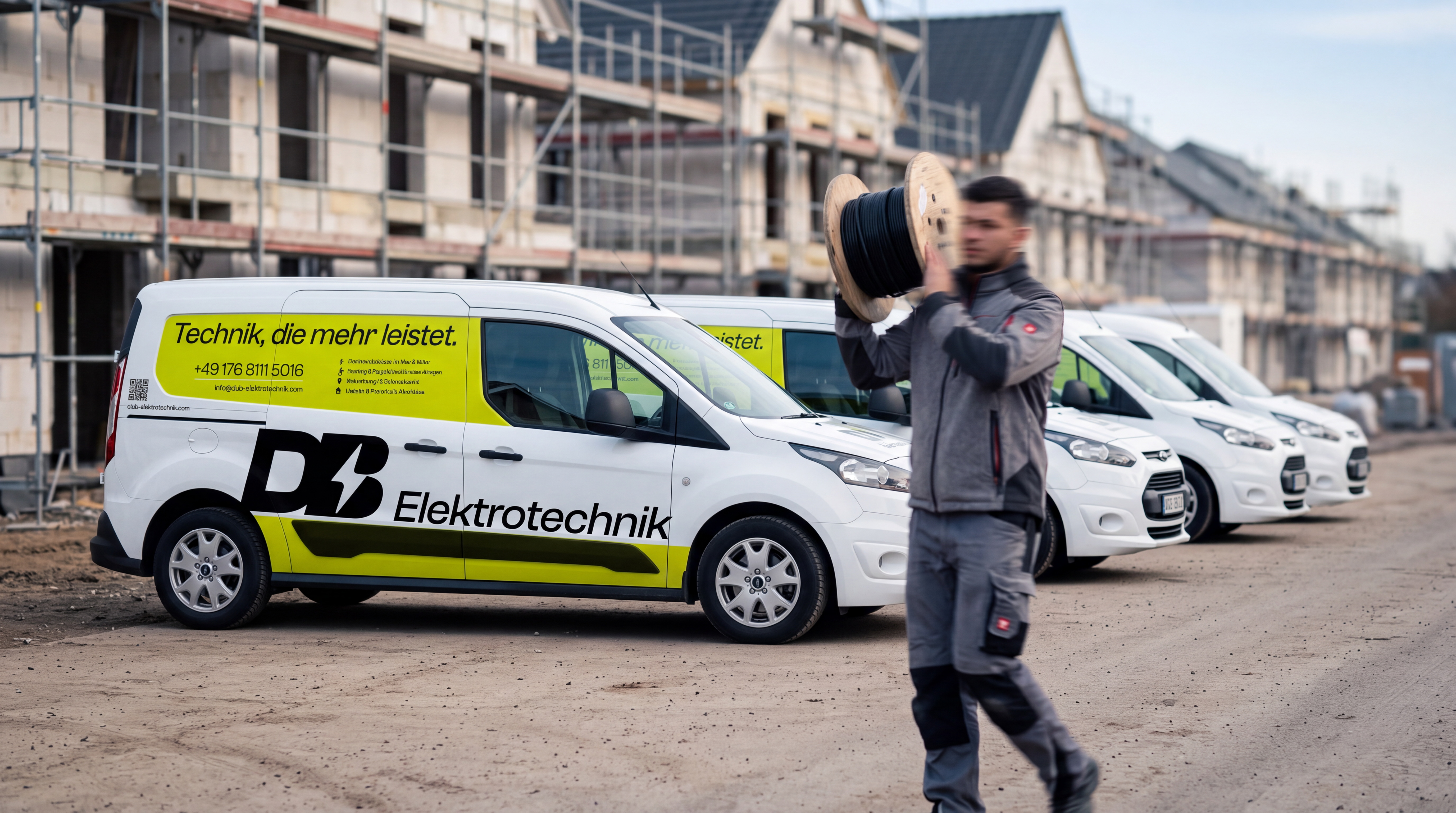 Rohbau einer Wohnanlage mit Gerüst