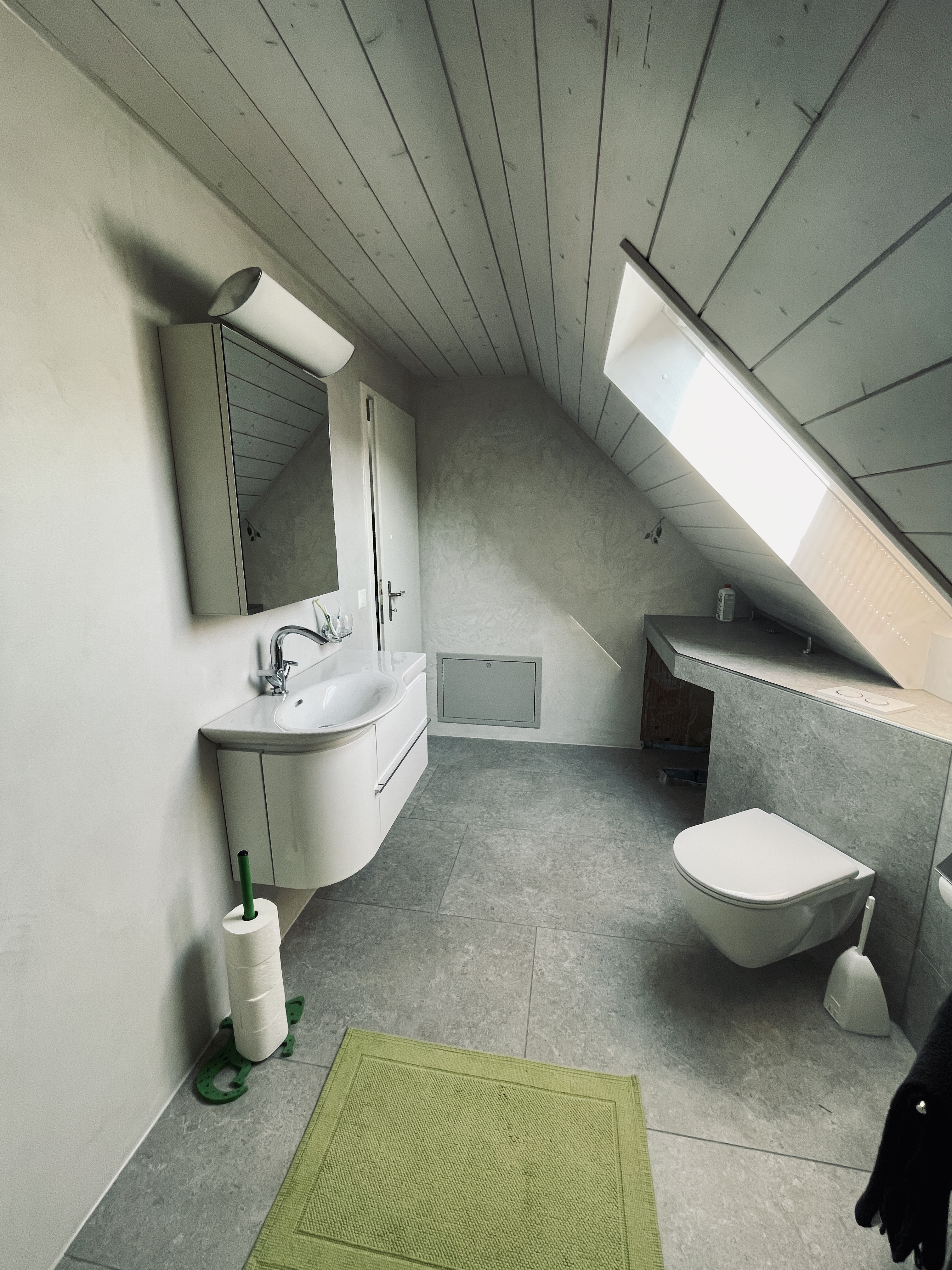 Badezimmer, Dachwohnung nachher