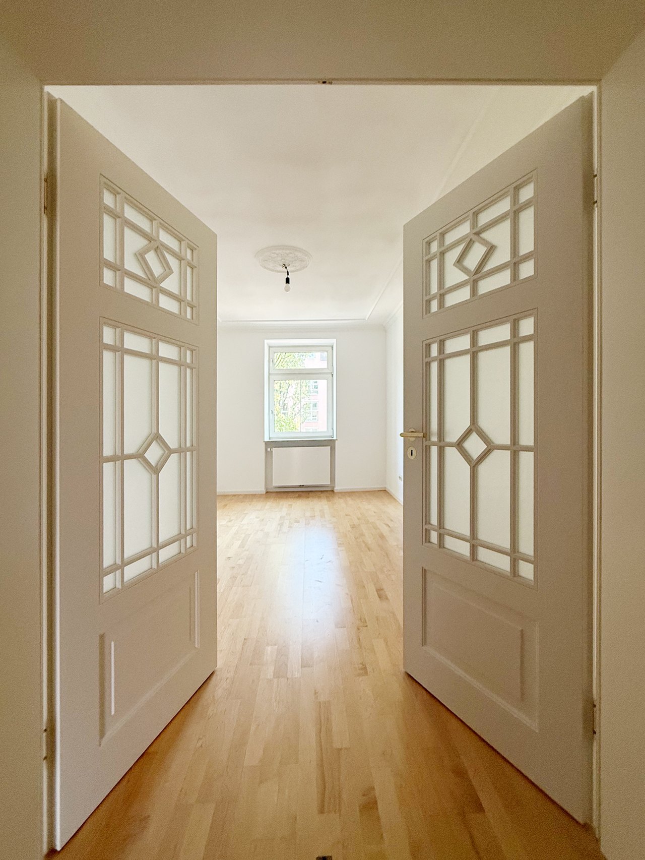 Doppelflügeltür zu Zimmer 2