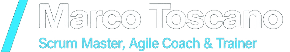 Marco Toscano, Scrum Master, Agile Coach & Trainer, in Weiß und Türkis auf dunkelgrünem Hintergrund.