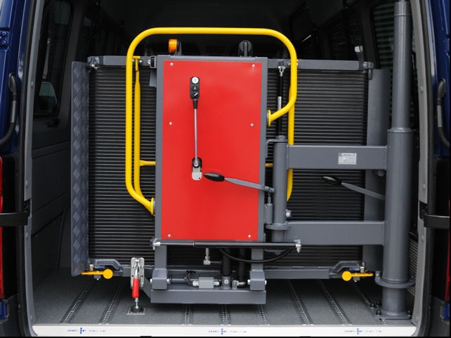 Ford Transit mit Schwenklift BSL 350 – Bild 4