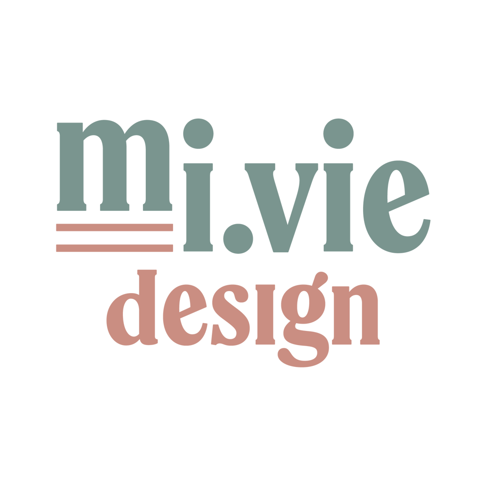 Logo mit dem Schriftzug mi.vie design in Blaugrün und Altrosa auf schwarzem Hintergrund.