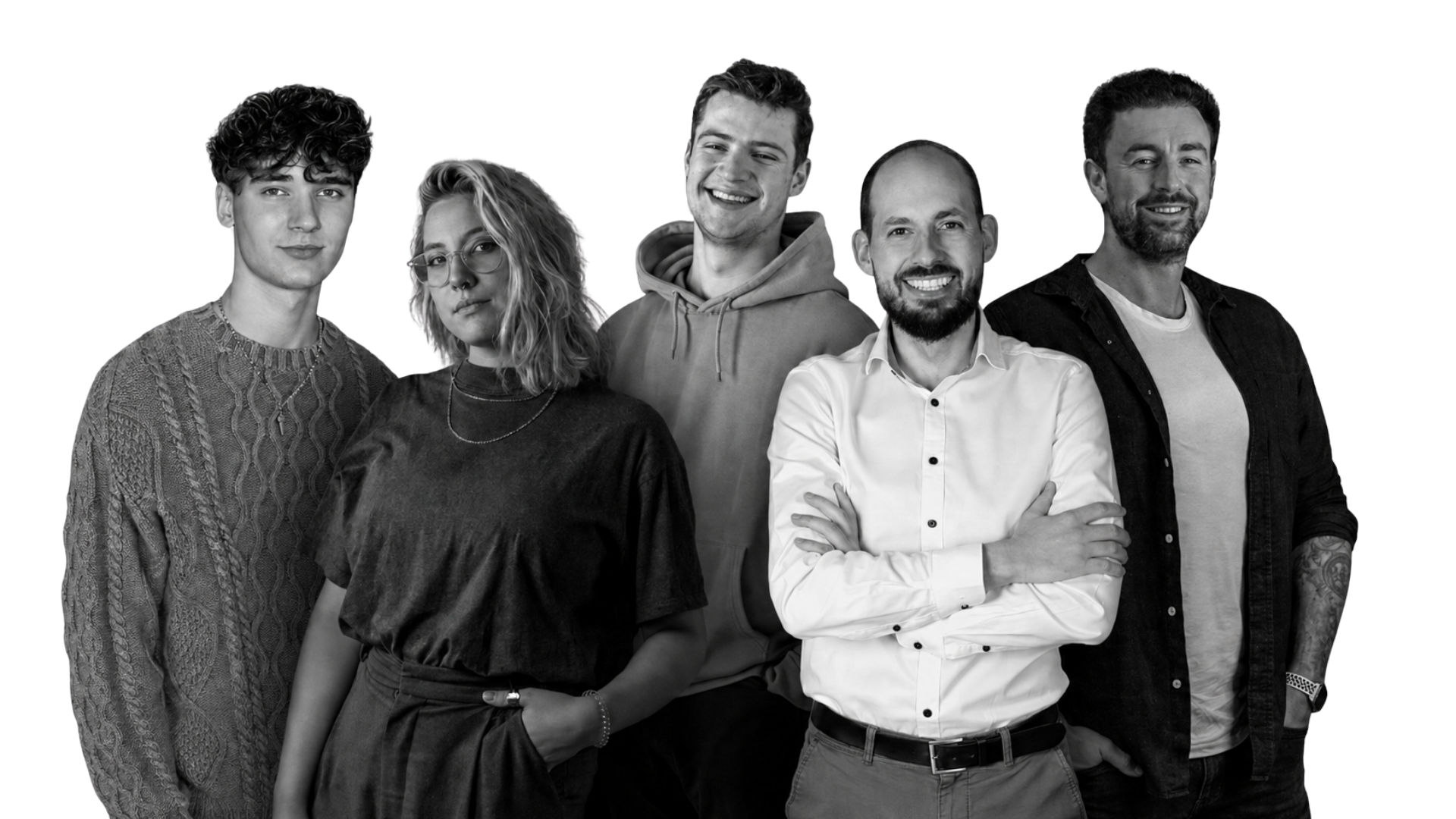 Zufriedene Unternehmerin bei der Marketing-Arbeit
