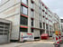Vorher Bild einer modernen neuen Fassadengestaltung mit Edelputz eines Neubaus eines Wohnblocks durch meisterbetrieb leon stuckateur 