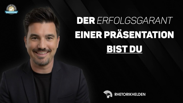 Tim Christopher Gasse im Präsentationstraining vor einer Gruppe