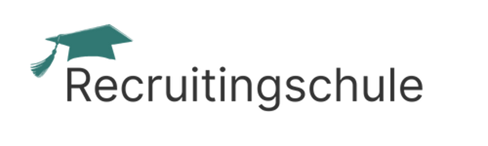 Logo der Recruitingschule als Wort mit einem Akademiker-Hut darüber