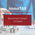 Eine Person hält einen Stift über ein Modellhaus, mit den Texten "ImmoTAX" und "Stiftung gründen".