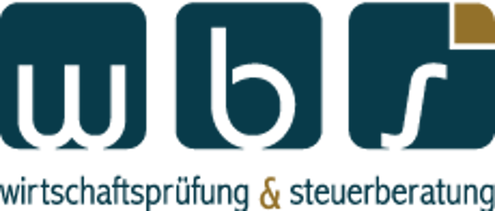Logo WBS Wirtschaftsprüfung & Steuerberatung mit blauen Quadraten und goldenem "&"-Symbol.