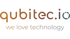 Qubitec.io-Logo mit Text "we love technology" auf dunkelgrünem Hintergrund.